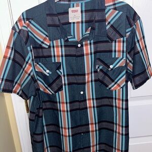 🦋Levi’s Casual Men’s Button Down 5/25$